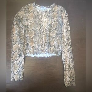 Women’s Bershka long sleeve crop top